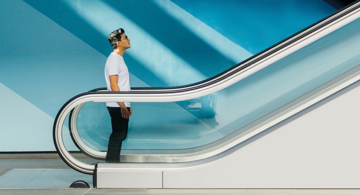 iQonnect_Escalator_738x400.jpg position: relative